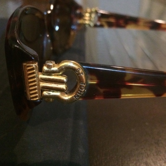 SALE‼️ St. John Tortoise Shell Sunglasses (reg$140) - Picture 2 of 8